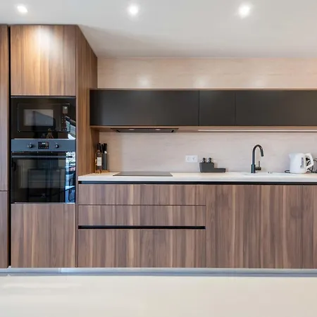 Apartment 2-br Terrace Centre *